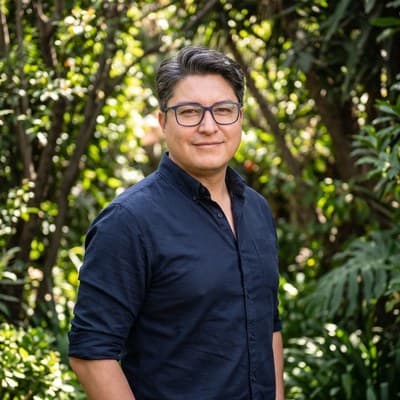César Solar — CEO & Founder de Tecnologix
